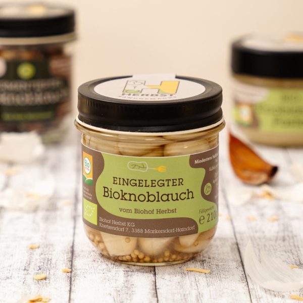 Eingelegter Bioknoblauch im Glas – würzig, knackig & hausgemacht vom Biohof Herbst.
